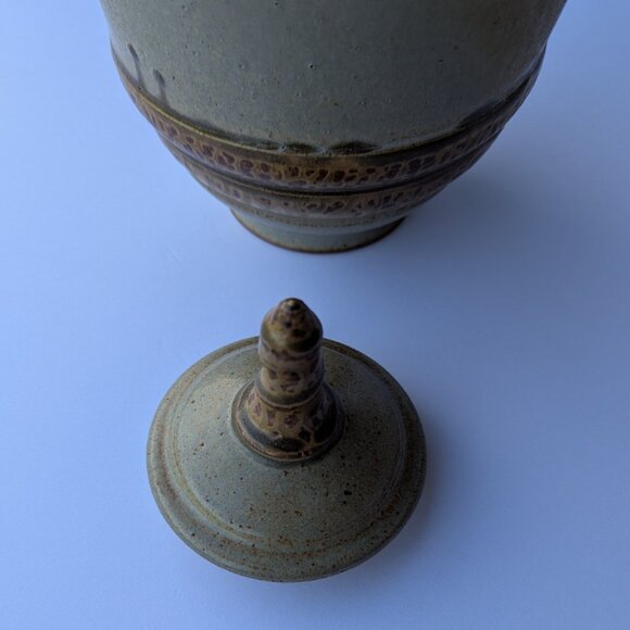 Rare Dotson Honey Bee Hive Jar with Lid - Picture 15 of 15